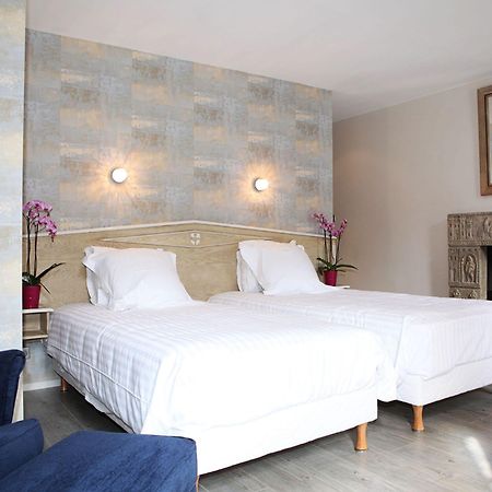 Hotel Le Roncevaux Pau Bagian luar foto